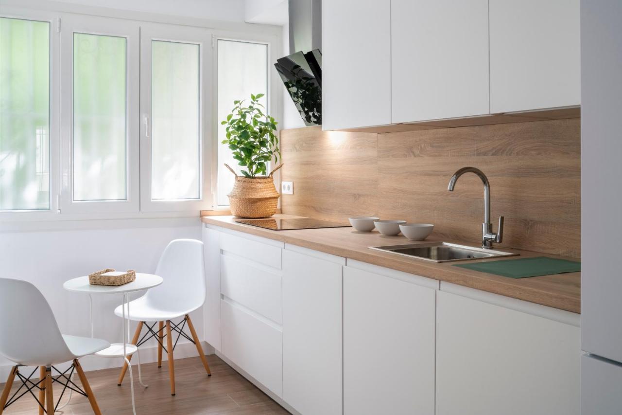 Mino Suite Apartment Севилья Экстерьер фото